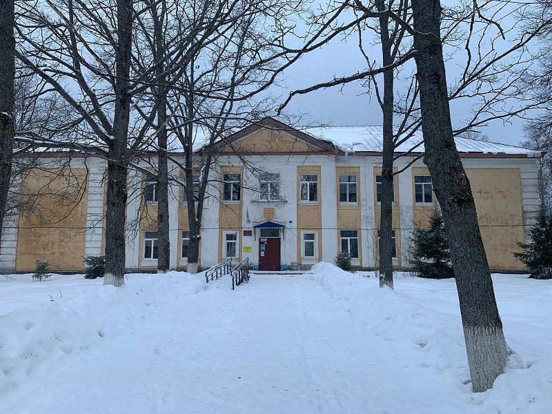 Школа зимой Школа зимой.